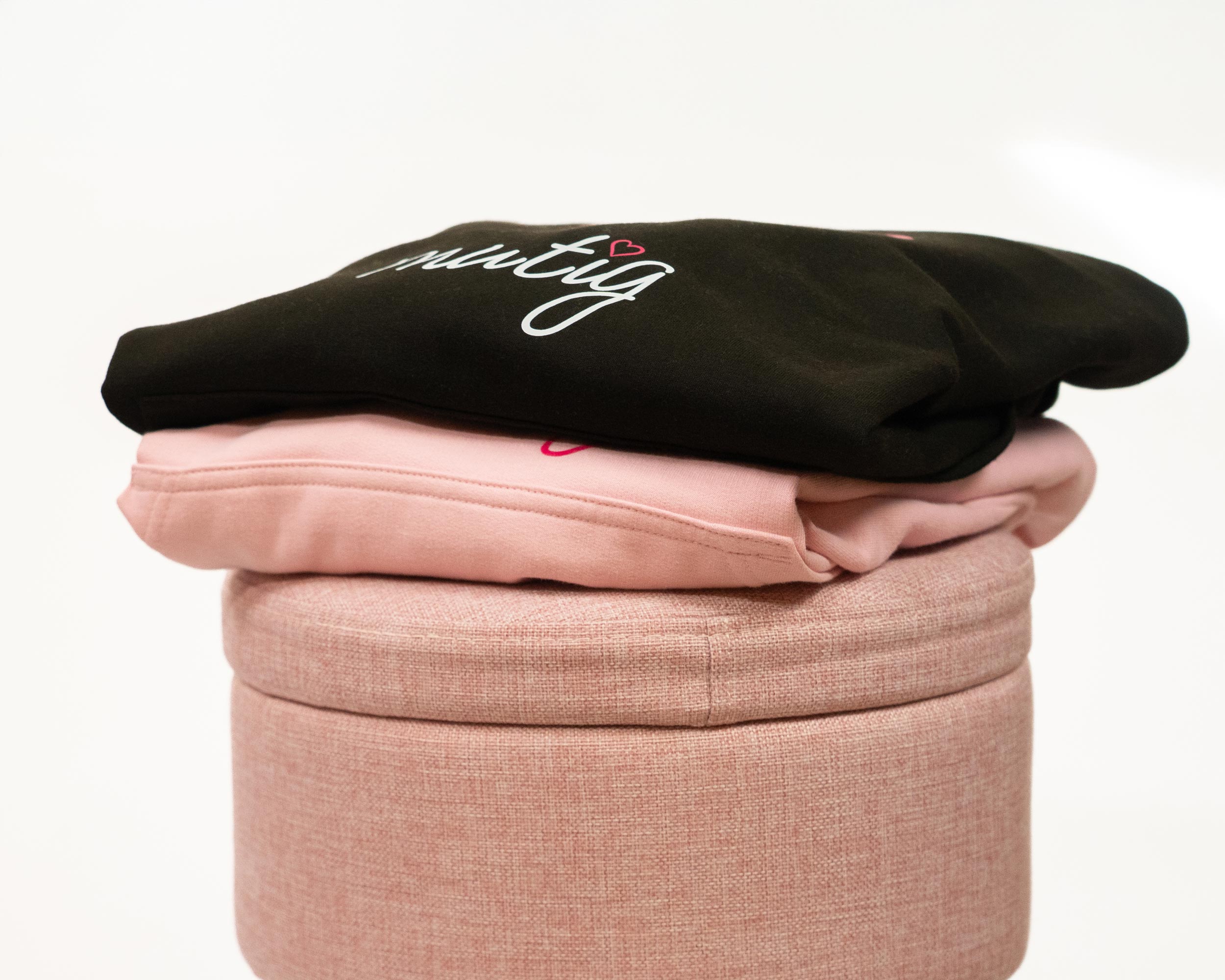 Gefaltete Trueheartlieb-Pullover in Pink und Schw